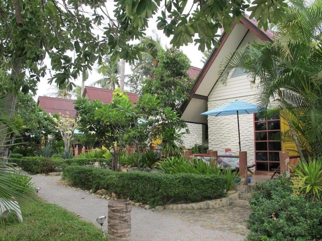 Blue Beach Resort Baanphakrimlay 外观 照片