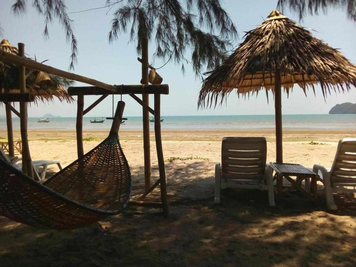 Blue Beach Resort Baanphakrimlay 外观 照片