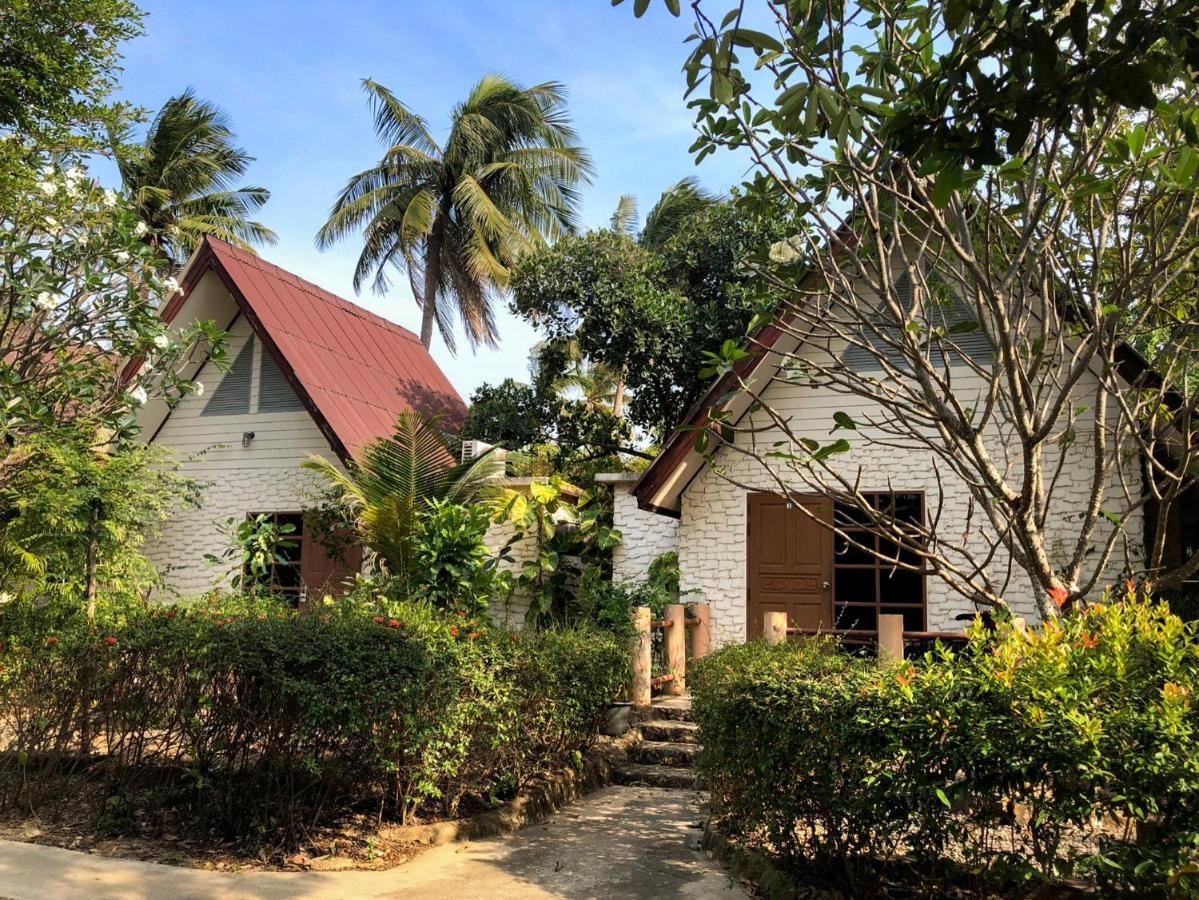 Blue Beach Resort Baanphakrimlay 外观 照片