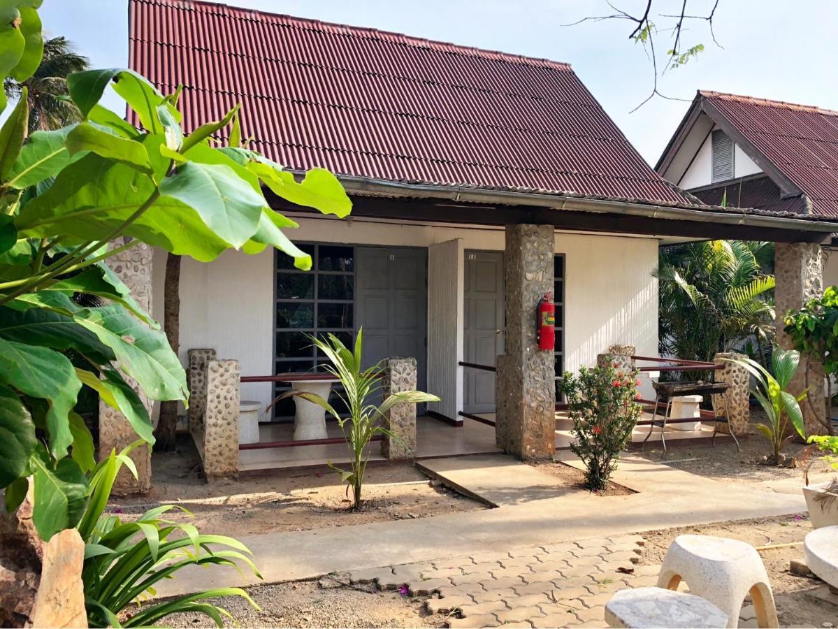 Blue Beach Resort Baanphakrimlay 外观 照片