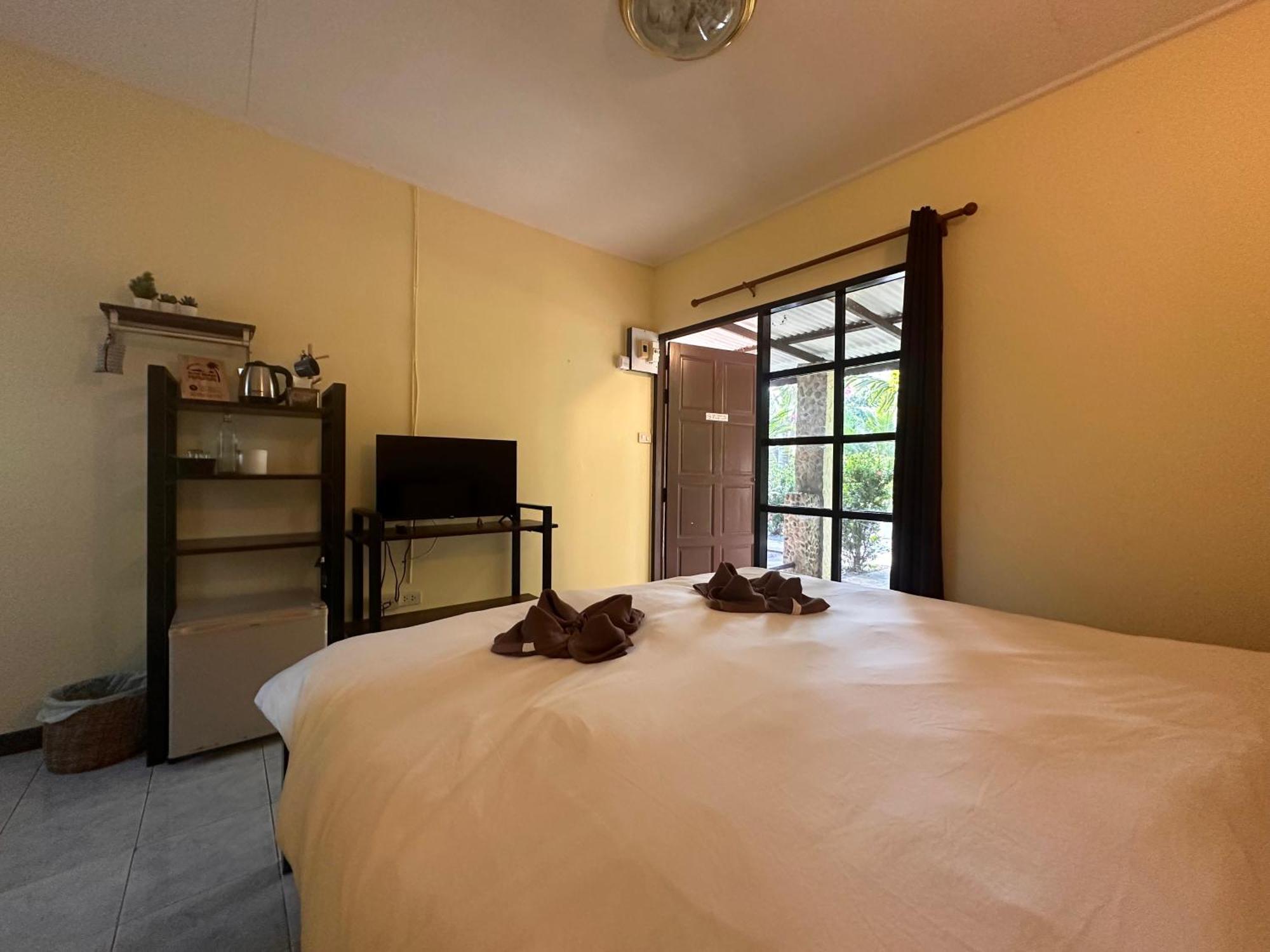 Blue Beach Resort Baanphakrimlay 外观 照片