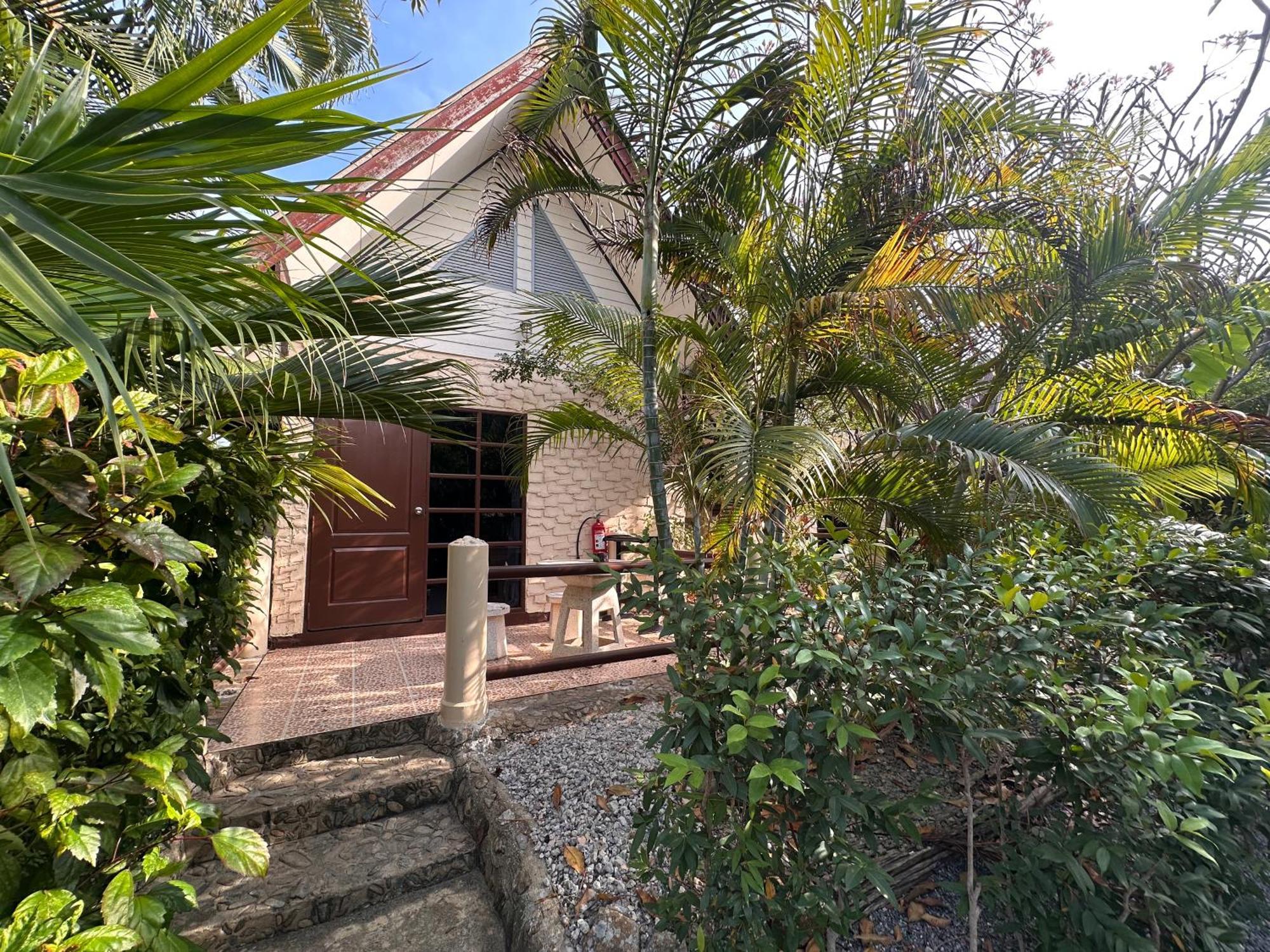Blue Beach Resort Baanphakrimlay 外观 照片